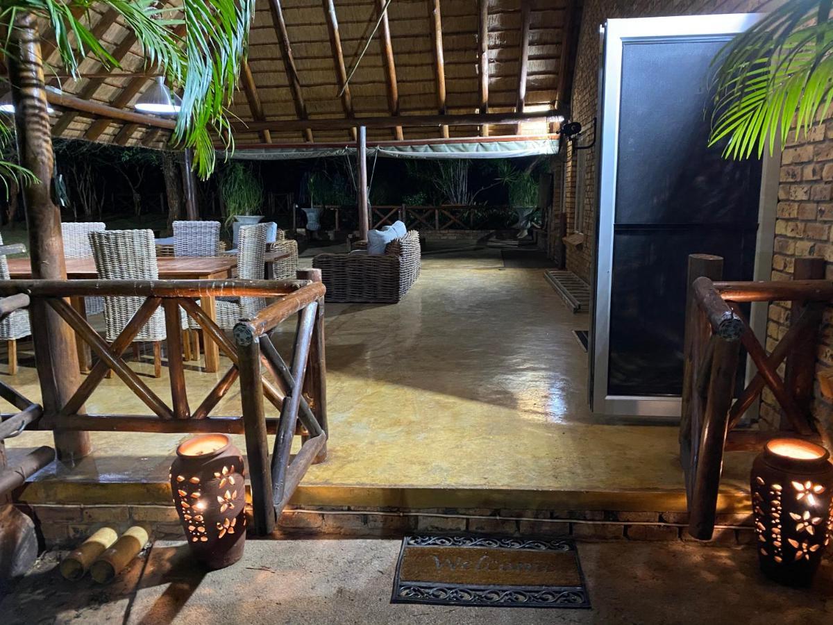Genet House Holiday Home Marloth Park Bagian luar foto