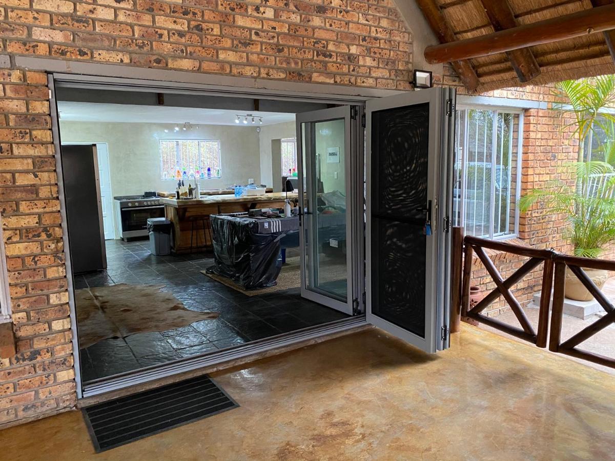 Genet House Holiday Home Marloth Park Bagian luar foto