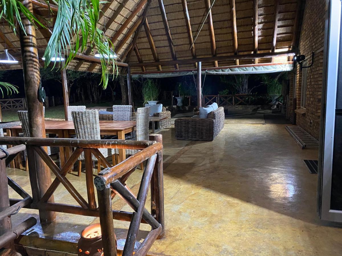 Genet House Holiday Home Marloth Park Bagian luar foto