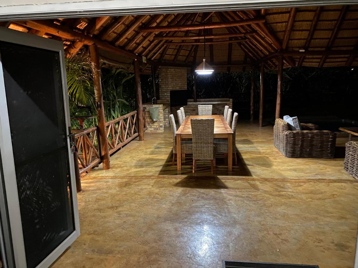 Genet House Holiday Home Marloth Park Bagian luar foto