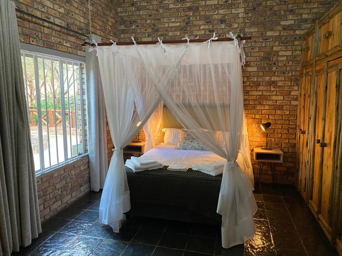 Genet House Holiday Home Marloth Park Bagian luar foto
