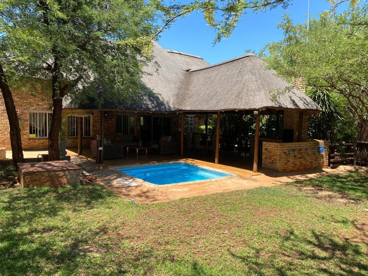 Genet House Holiday Home Marloth Park Bagian luar foto