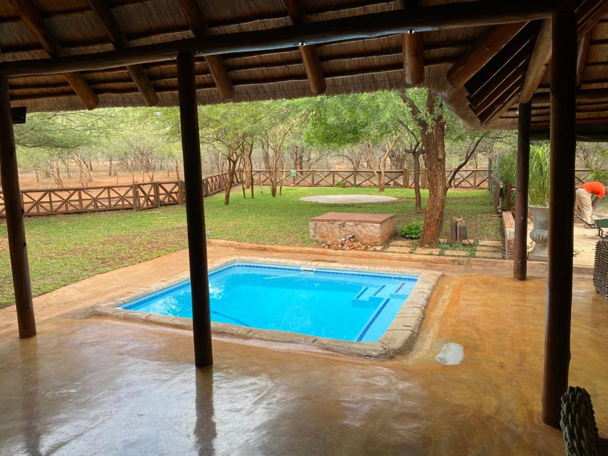 Genet House Holiday Home Marloth Park Bagian luar foto