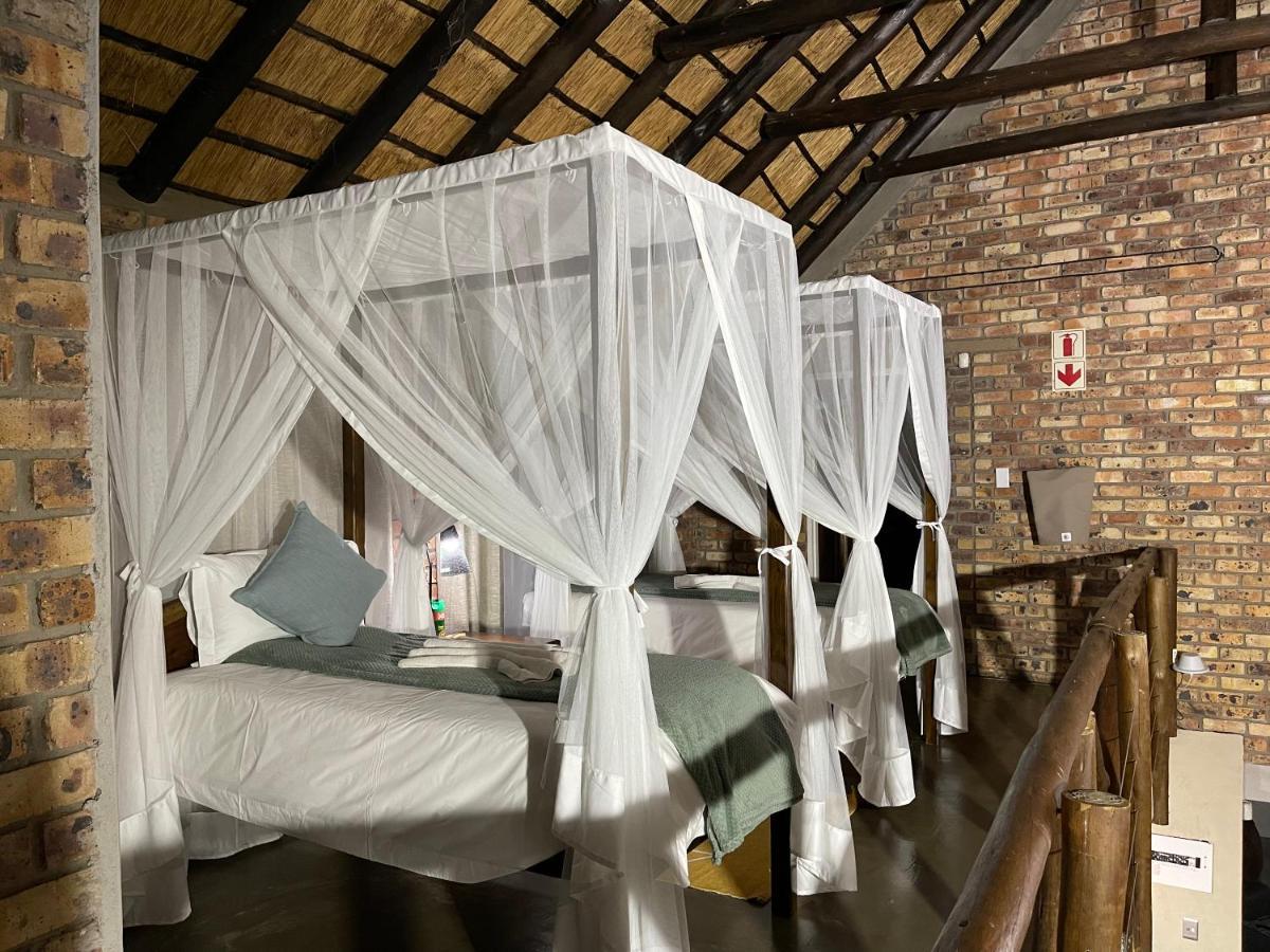 Genet House Holiday Home Marloth Park Bagian luar foto